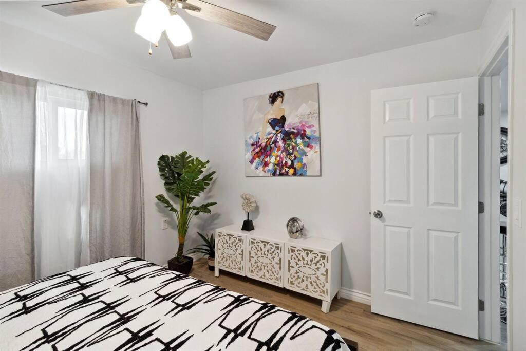 Modern City Ranch 3 Bdrm Family Home Access By Dirt Road Palmdale Dış mekan fotoğraf